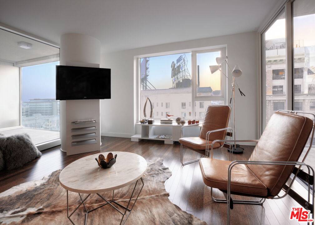 6250  HOLLYWOOD BLVD 2BR Hollywood Hills East La