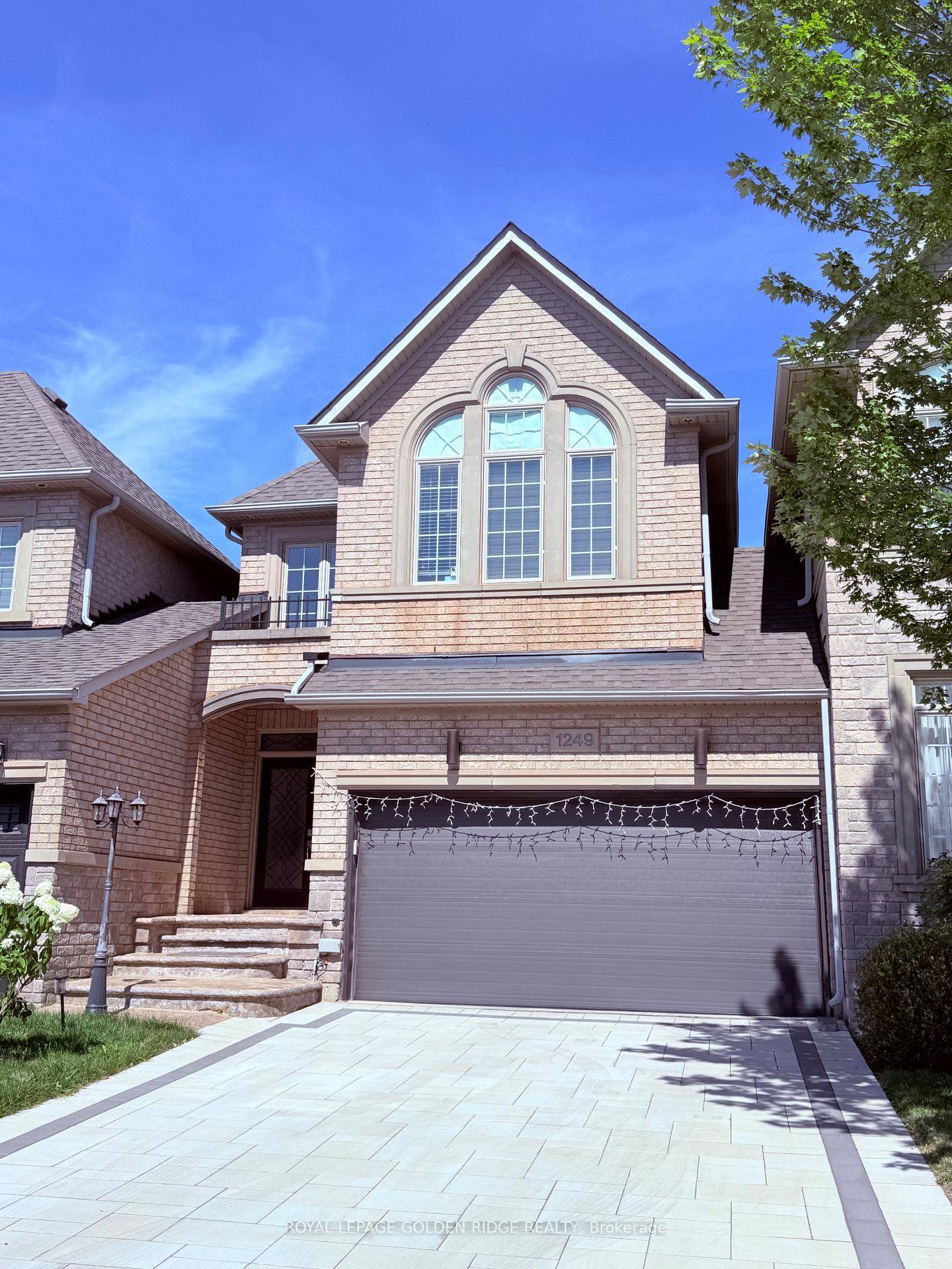 Beautiful 3 Bed Townhome In Joshua Creek.