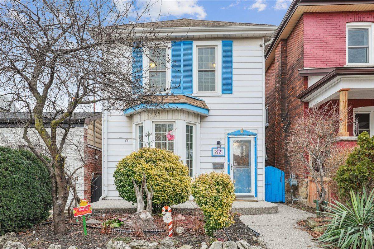 Discover comfort and character in this well laid out home at 82 Oak Ave in the Lansdale neighbourhood.