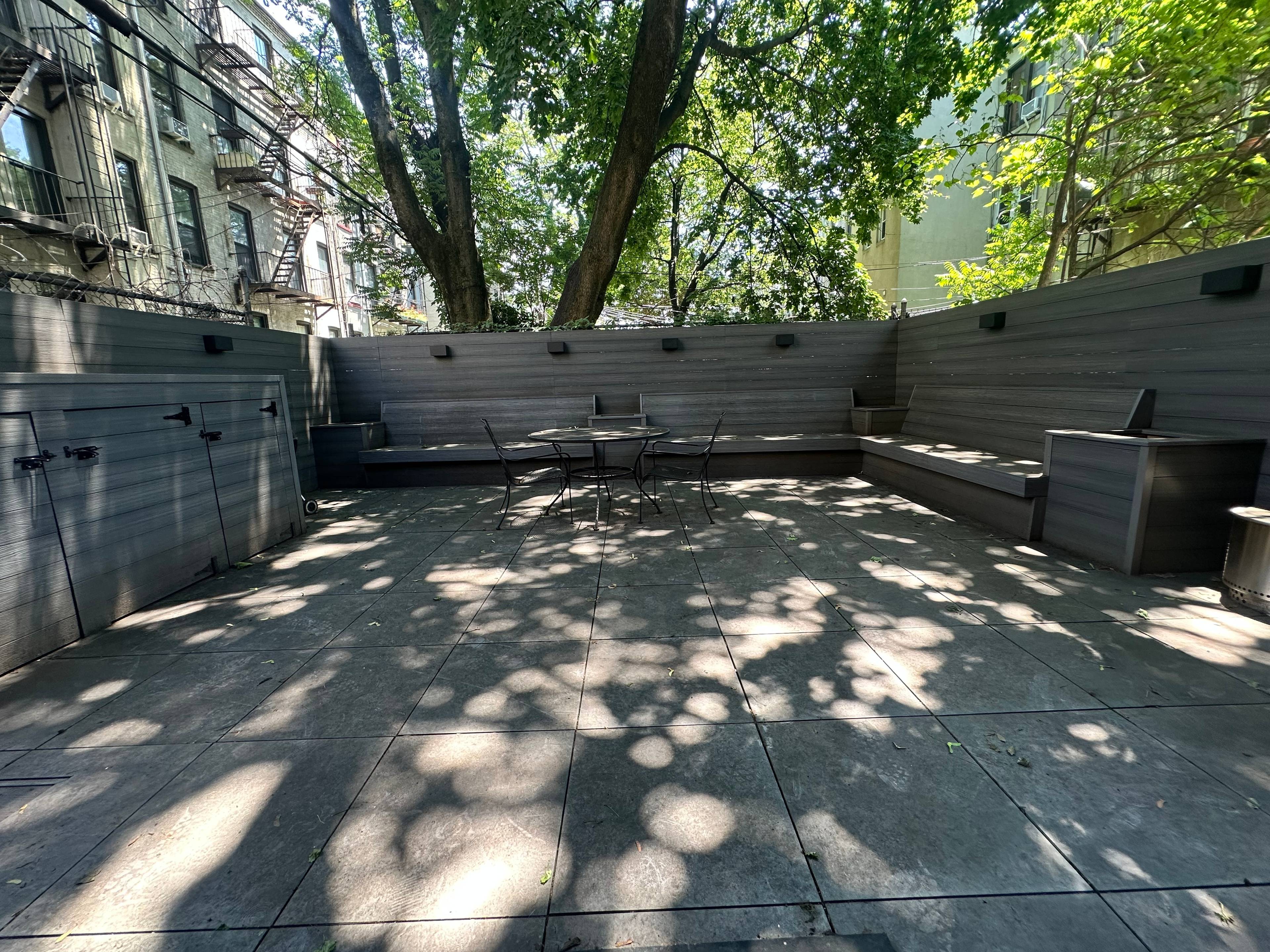 Engel amp ; Vo lkers is proud to present this charming and bright one bedroom in prime Park Slope.