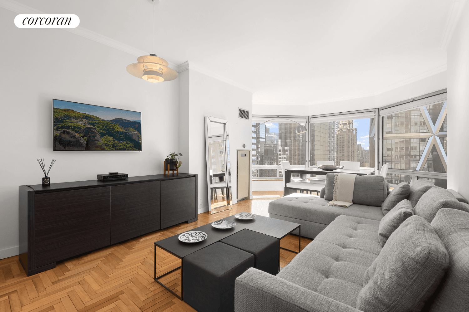 Welcome to 301 West 57th Street, 29D an exceptional residence located in the heart of New York City just steps from Columbus Circle.