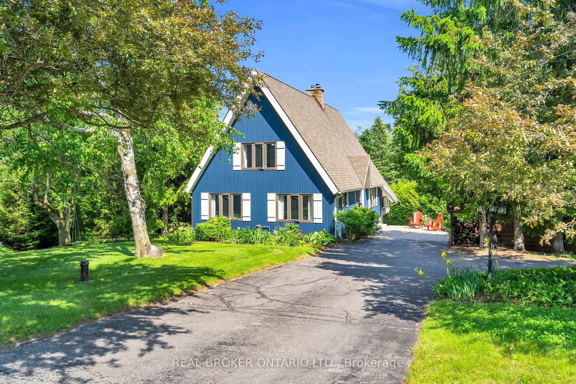 Welcoming A Frame Home in Sought After Mono amp ; Set On Over Half an Acre amp ; Within Steps to Orangeville !