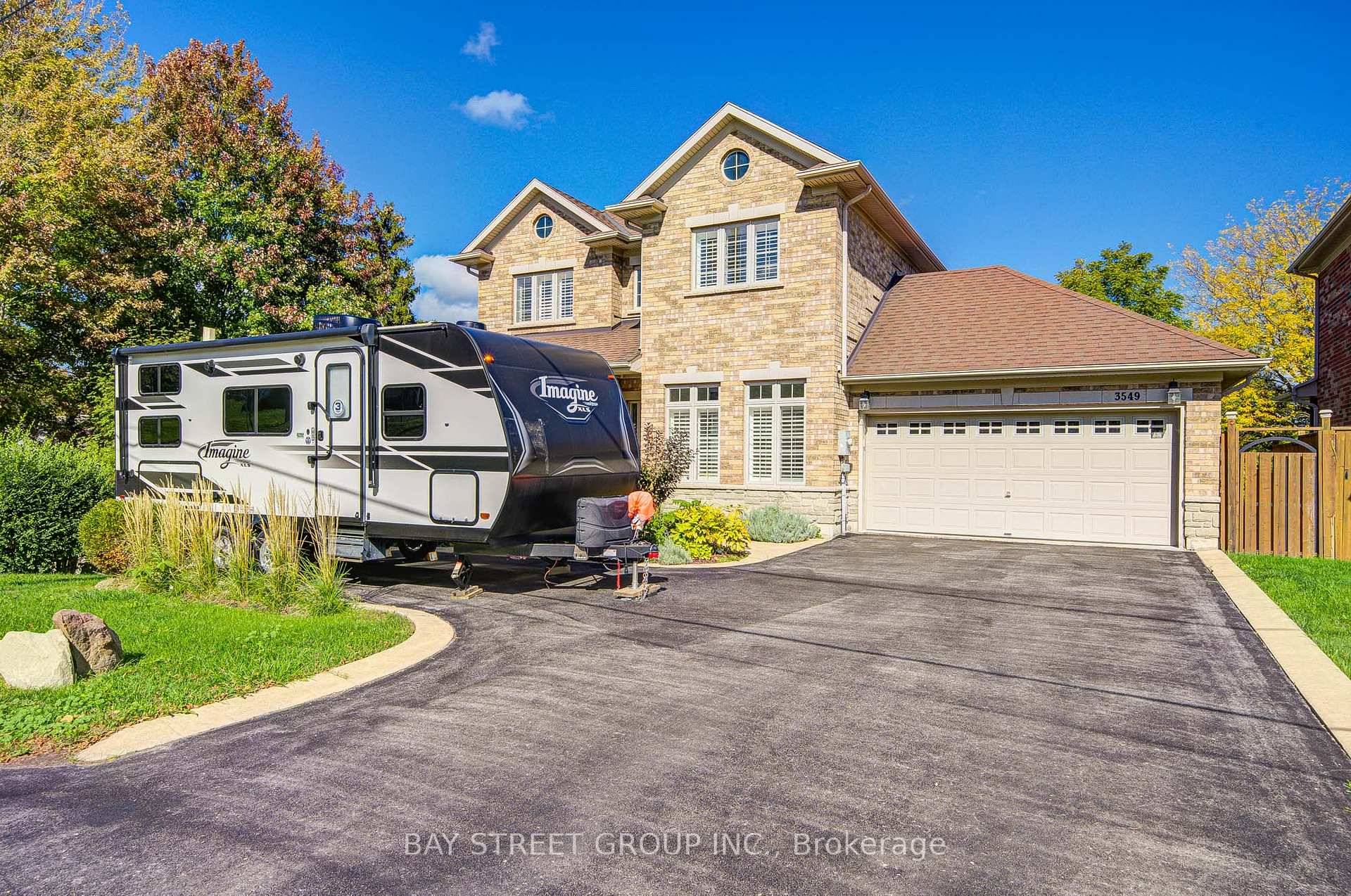 Experience refined living in this stunning 4 bedroom, 3, 000 square foot home, perfectly located in one of Vinelands most desirable neighbourhoods.