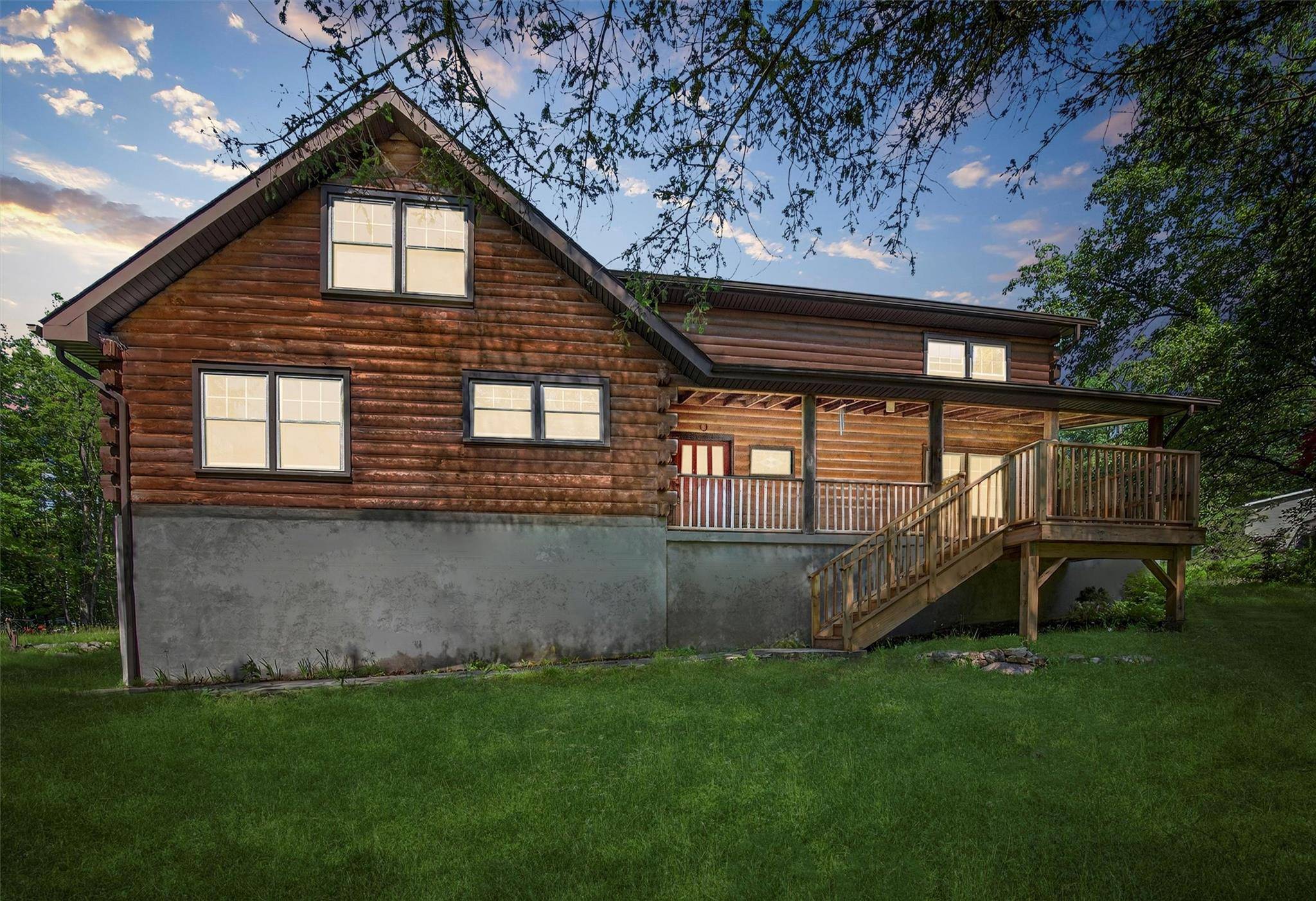 Welcome to your peaceful getaway at the foot of the beautiful Shawangunk Mountains !