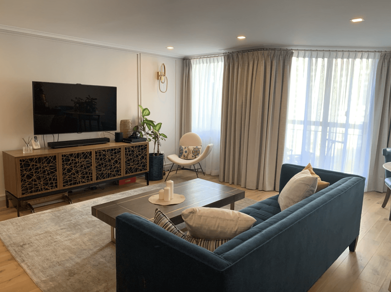 FLEX 3 BEDROOM 2 BEDROOM HOME OFFICE WITH PRIVATE OUTDOOR SPACE AND W D IN UNIT Reach out to schedule your tour today !