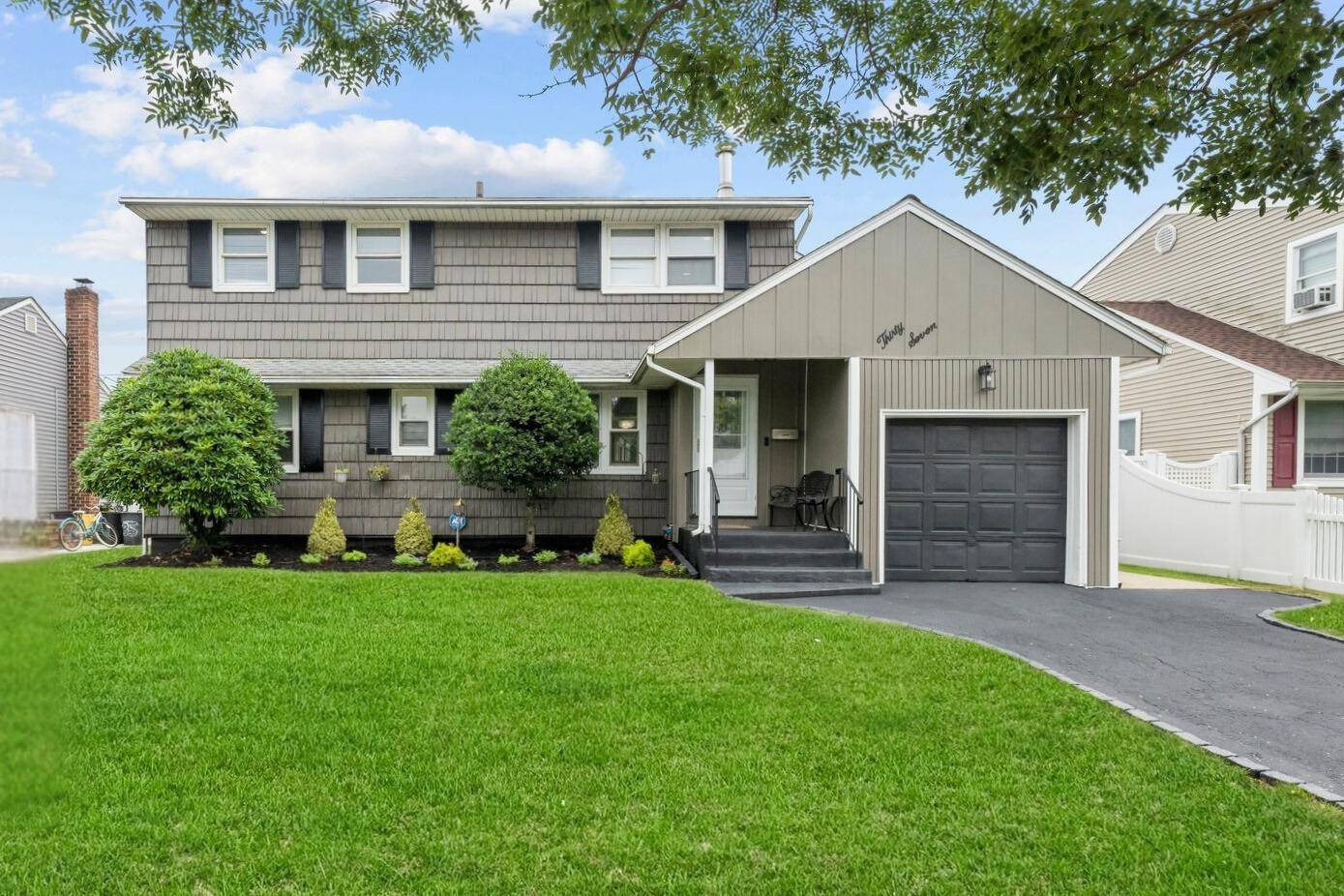 Tucked away in the heart of South Farmingdale, one of Long Island s most sought after neighborhoods this recently renovated, impeccably maintained 4 bedroom, 2.