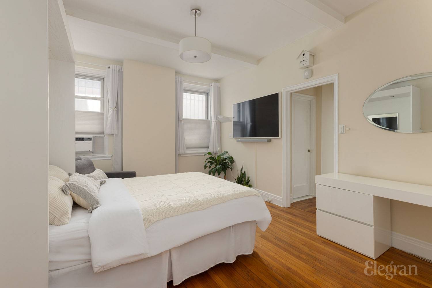 Now Showing Apt 101 at The Whitby Step into the spotlight with the largest studio layout in the building, a true showstopper that delivers both space and style.