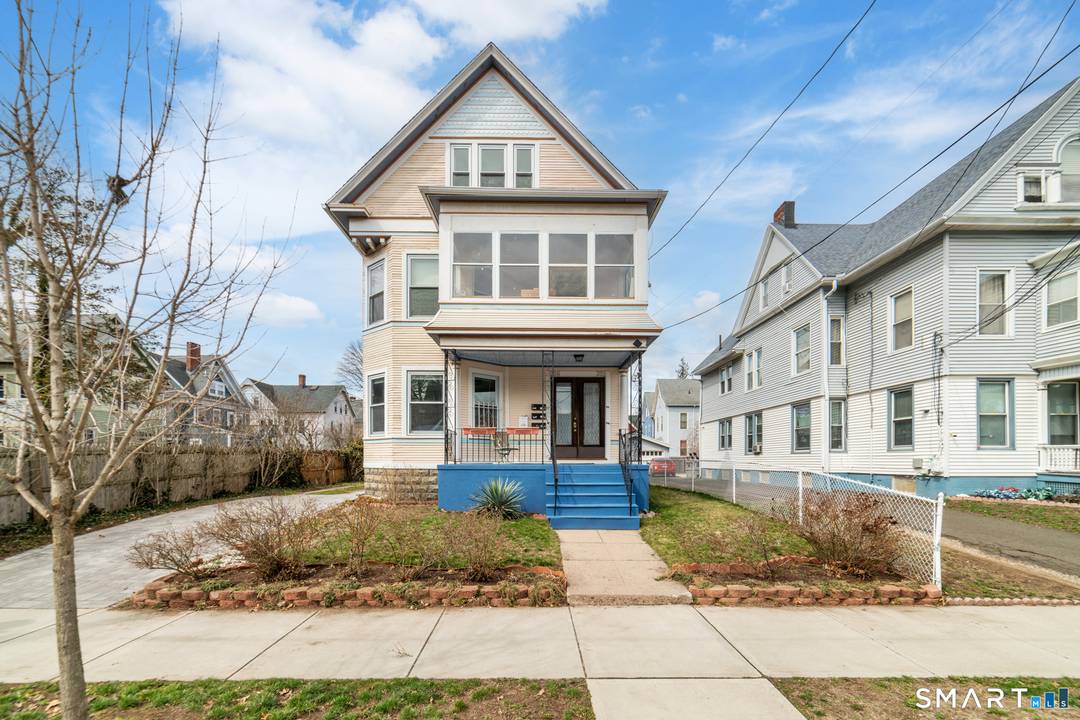 Great opportunity to own a well maintained 3 family in a prime New Haven location.