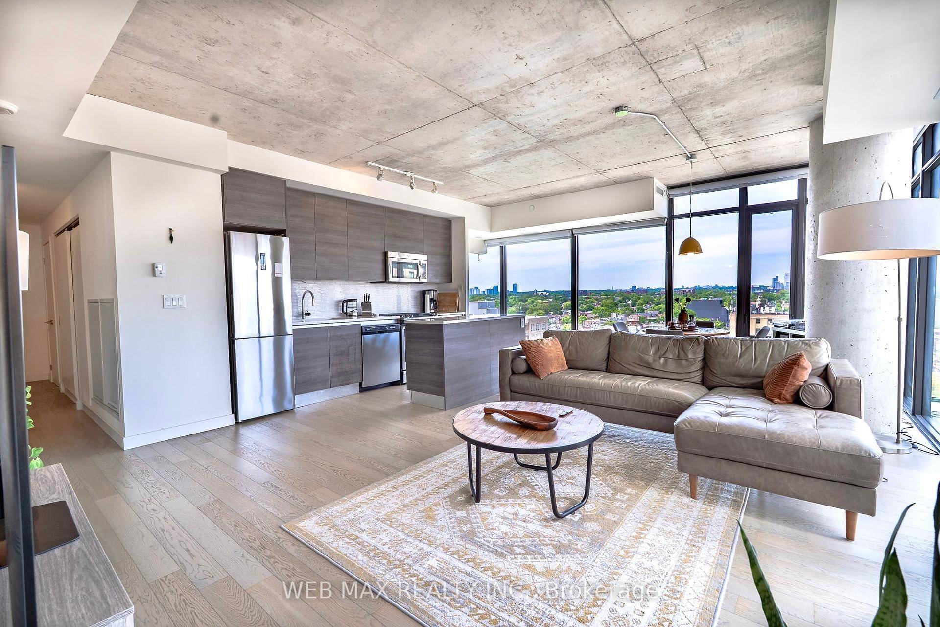 Welcome to this stylish 10th floor corner loft in the heart of King West ; steps from the Financial District and Toronto's best restaurants, bars, and shops.
