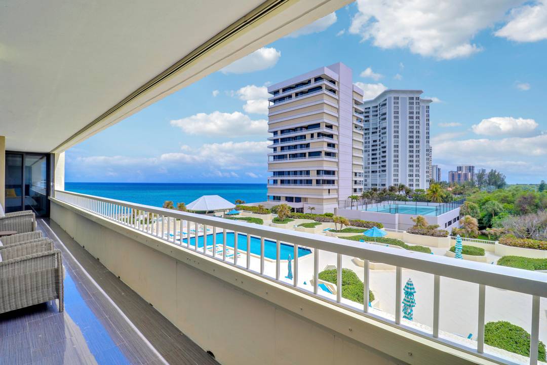 Fully updated 3BR 2. 5BA condo in the prestigious Reaches on Singer Island with stunning ocean amp ; Intracoastal views.