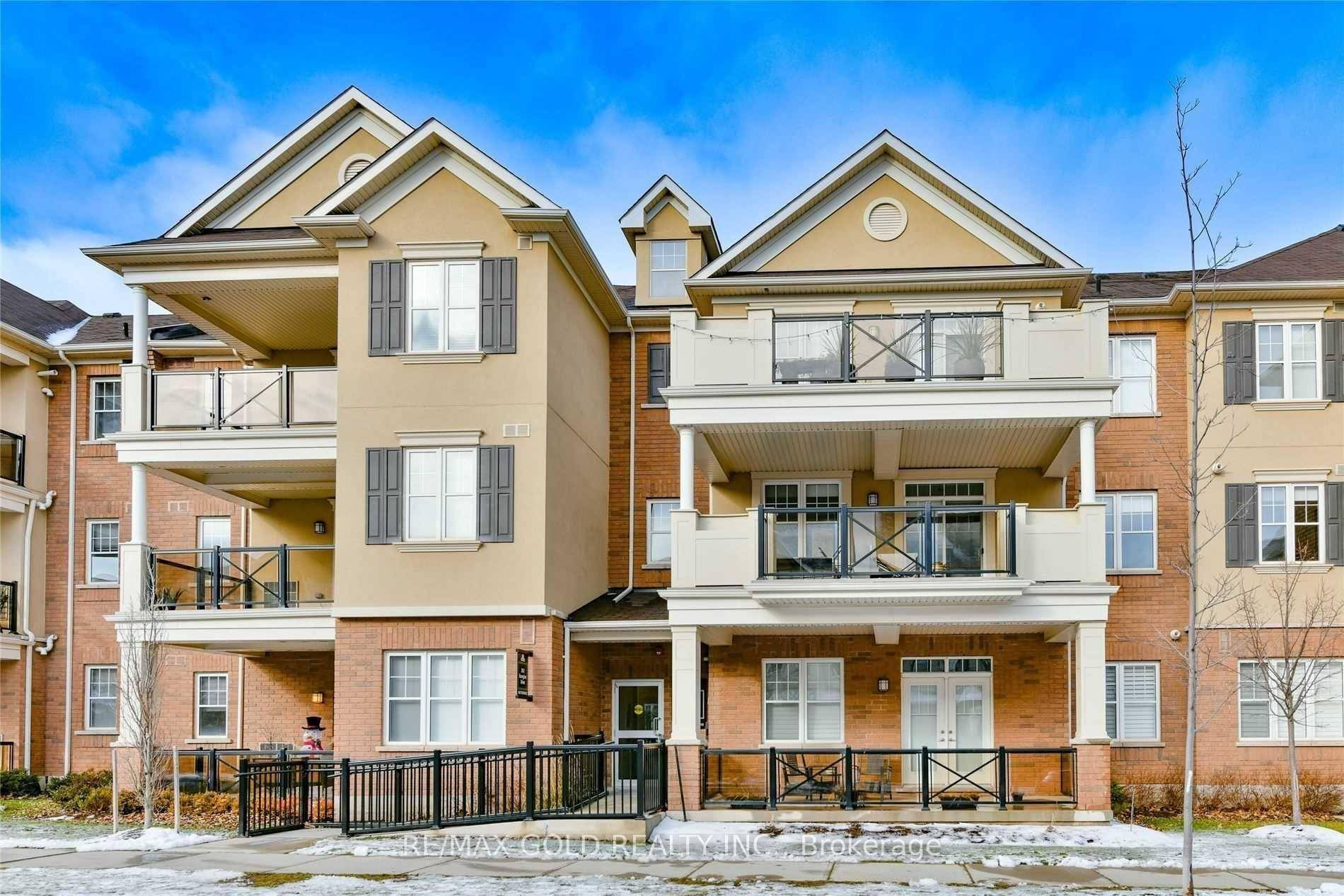 Luxury townhouse located in Oakville's prestigious Uptown Core community, just minutes from top rated amenities, restaurants, and shops, with easy access to QEW, 403, and 407.