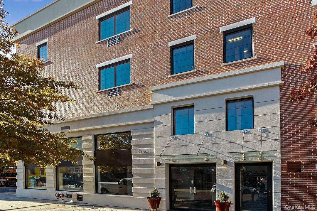 Beautiful Condo Building in the Heart of Astoria Located at the corner of 34th Avenue amp ; 41st Street, just 3 minutes to the M amp ; R trains and ...