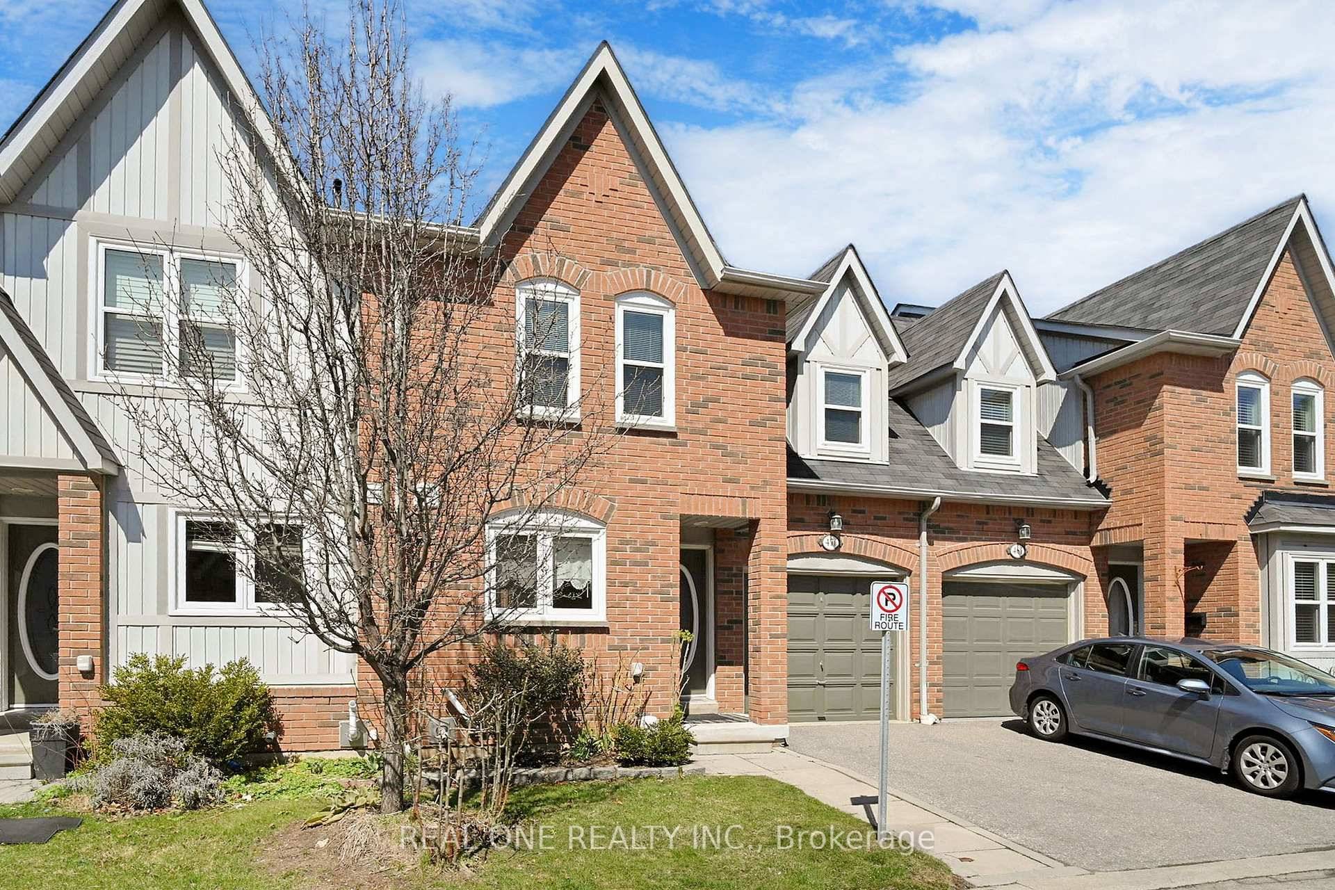 Spacious and Bright Two Storey Townhouse Located in Core of Erin Mills, at the Most Desirable Quite and Friendly Neighbourhood of Mississauga, John Fraser And St.