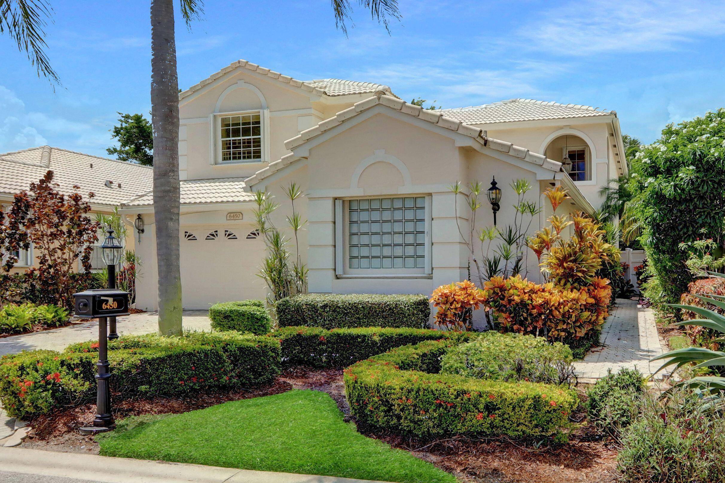 BRAND NEW ROOF ! DON'T MISS THIS OPPORTUNITY FOR GREAT SPACE VALUE !