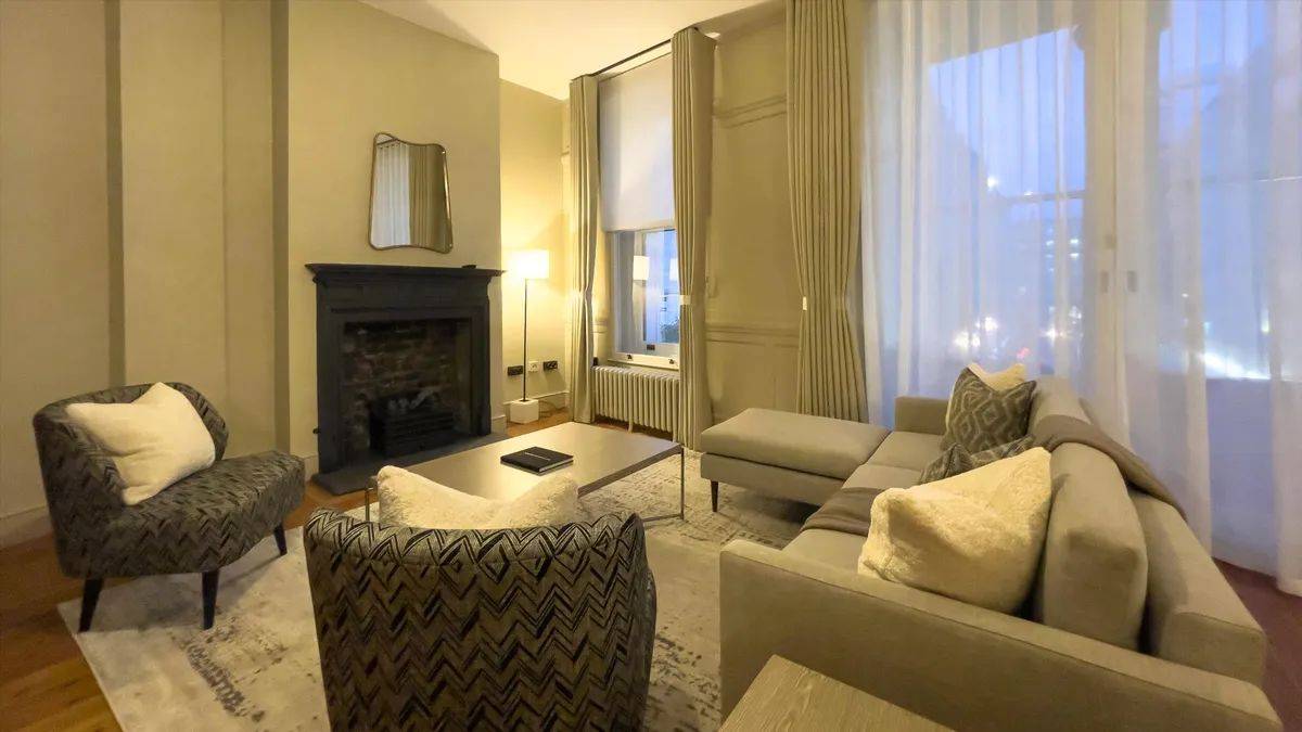 Unique Triplex Penthouse in Oxford Street, W1 London