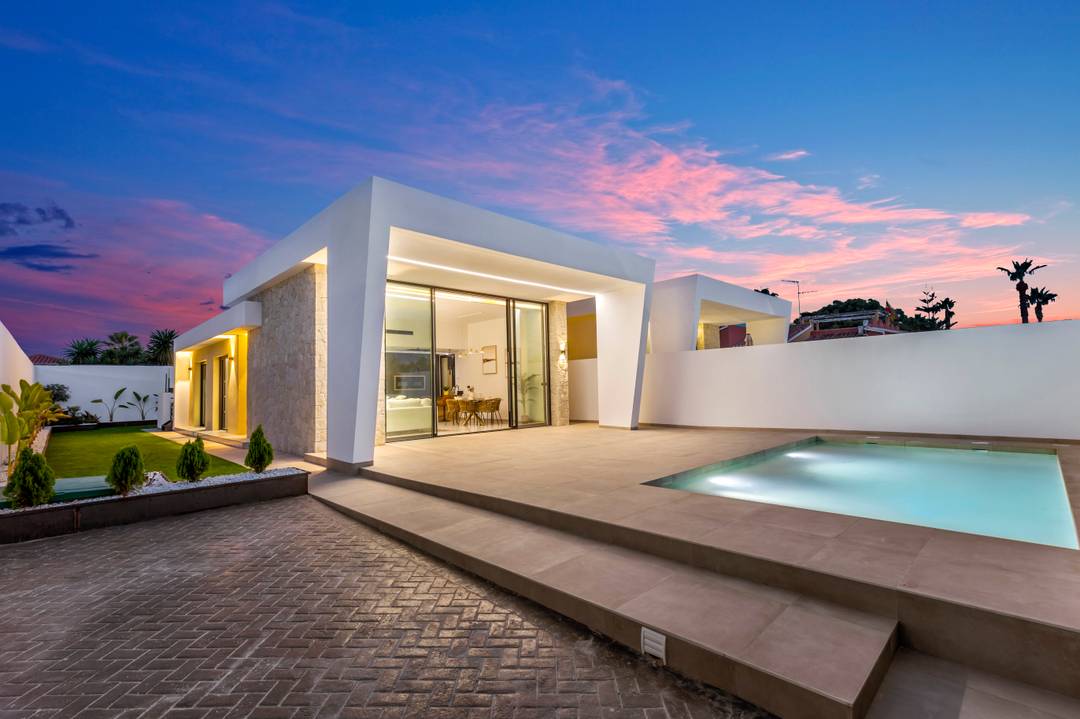 Luxury detached villa´s with options to choose from! Sea Views.  Los Balcones Torrevieja