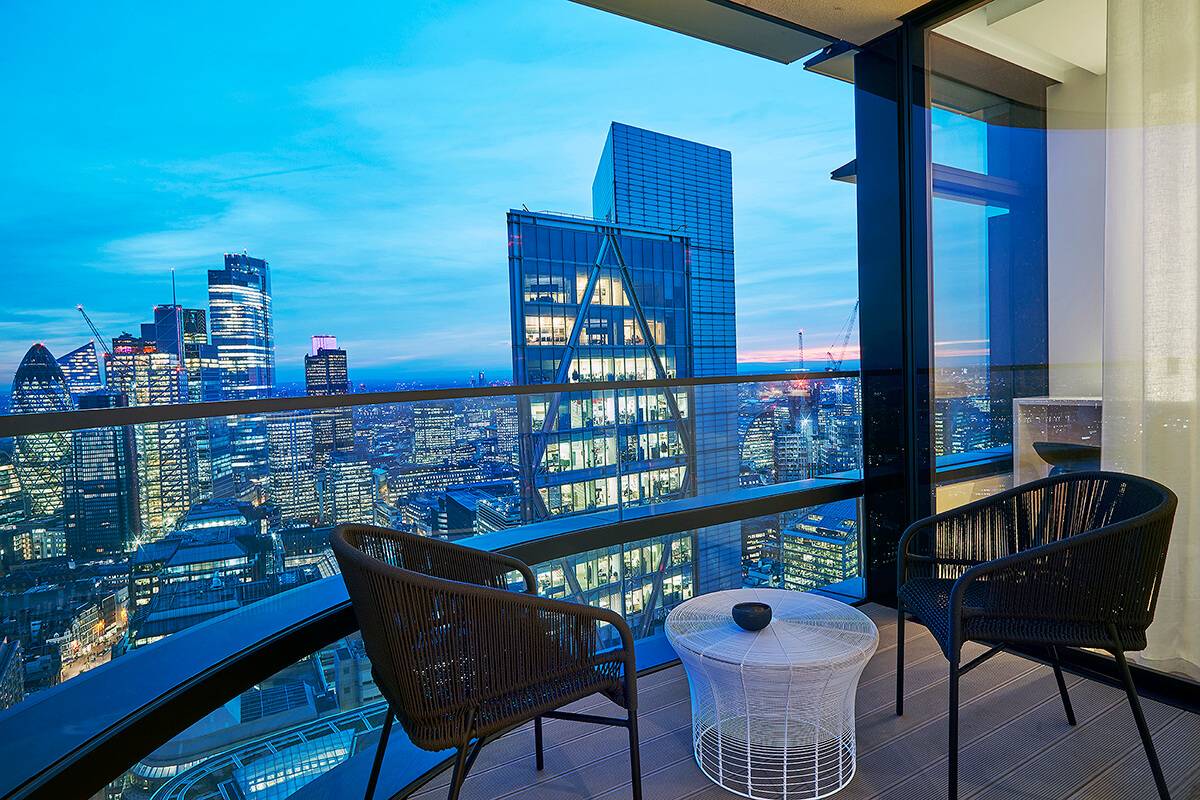 A Contemporary 1- bedroom apartment on the 34th floor of the renowned Principal Tower in Shoreditch, East Central London.