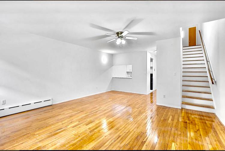 Experience luxury living in this stunning extra-large full floors 2000 sqf,