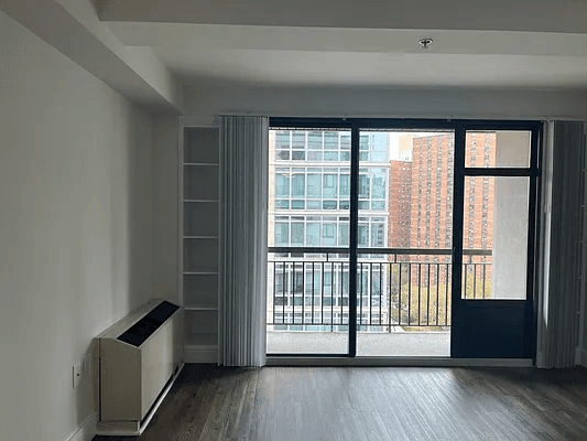 HIGH FLOOR STUDIO WITH PRIVATE BALCONY IN LUXURY BUILDING IN PRIME YORKVILLE!