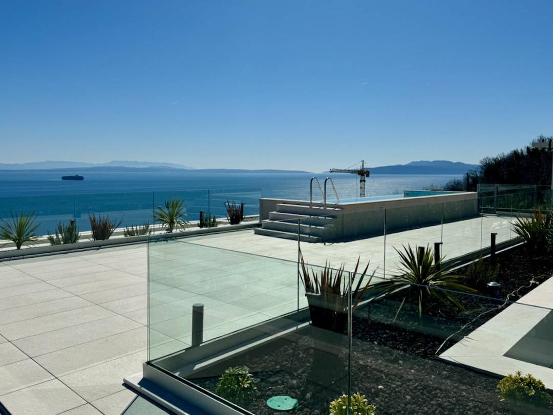 Luxury Penthouse with Private Rooftop Pool & Panoramic Views – Opatija, Croatia