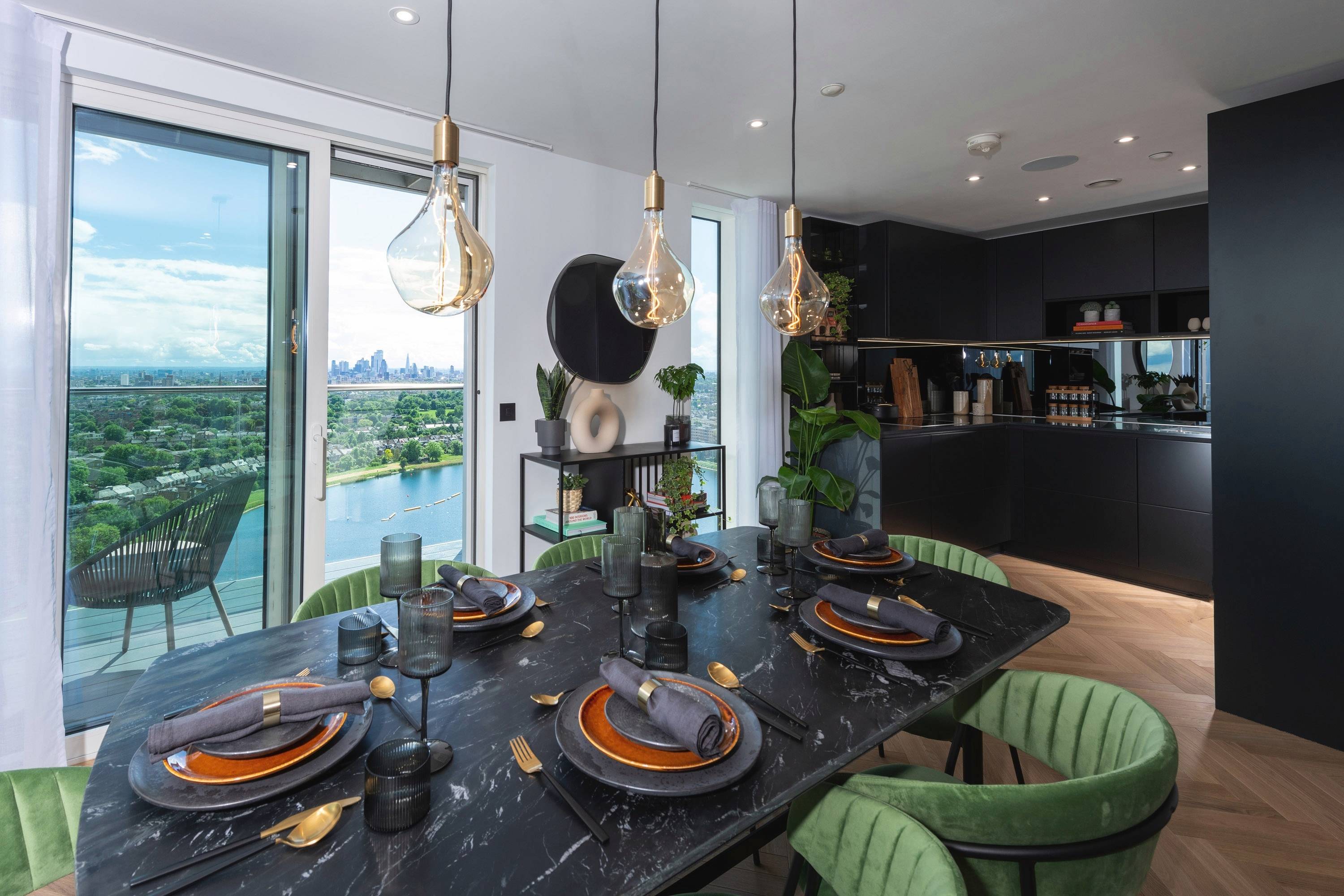 Hidden Oasis, 10 minutes from Central London -  Luxury 2-Bedroom Penthouse in a Stunning New Development Surrounded by Nature - Seventeenth Floor - Reservoirs and Garden Views