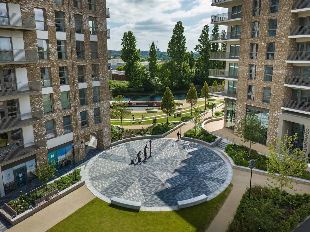 Peninsula House I Grand Union – Manhattan Second Floor Suite with Terrace and River Views