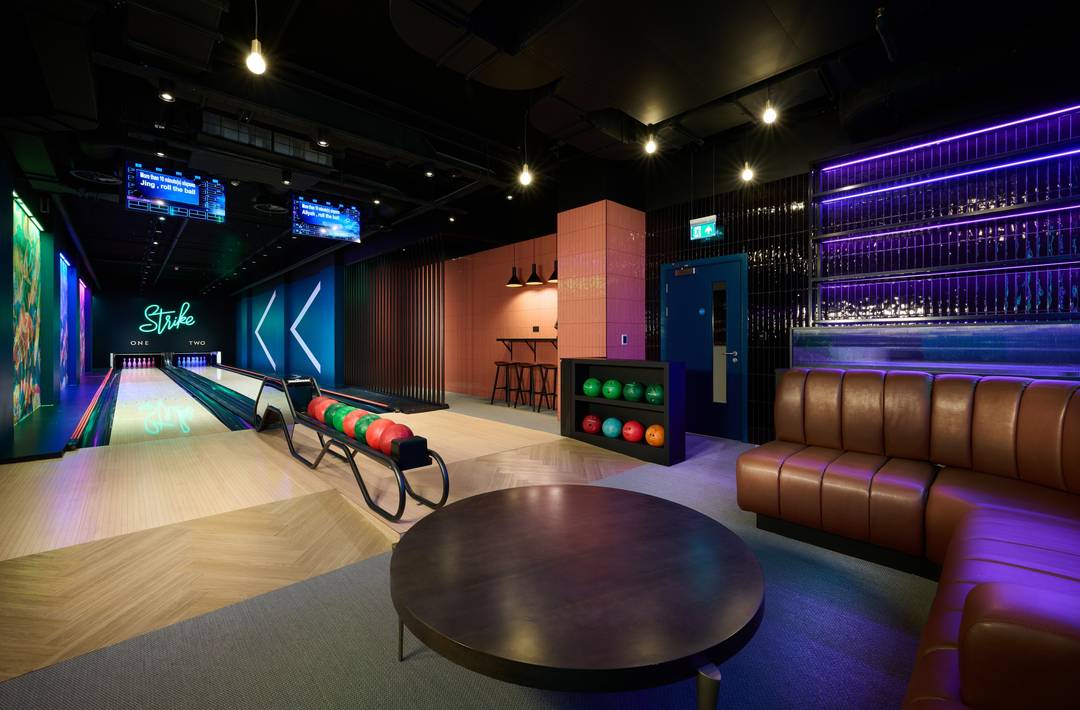 Peninsula House I Grand Union – Three Bedroom Sixth Floor Apartment with Two Balconies and Canal/River Views