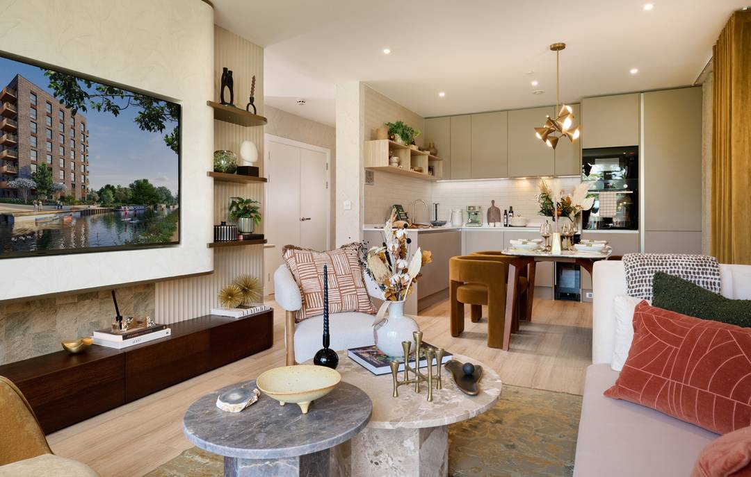 Peninsula House I Grand Union – One Bedroom Third Floor Apartment with Balcony and Garden/Canal Views