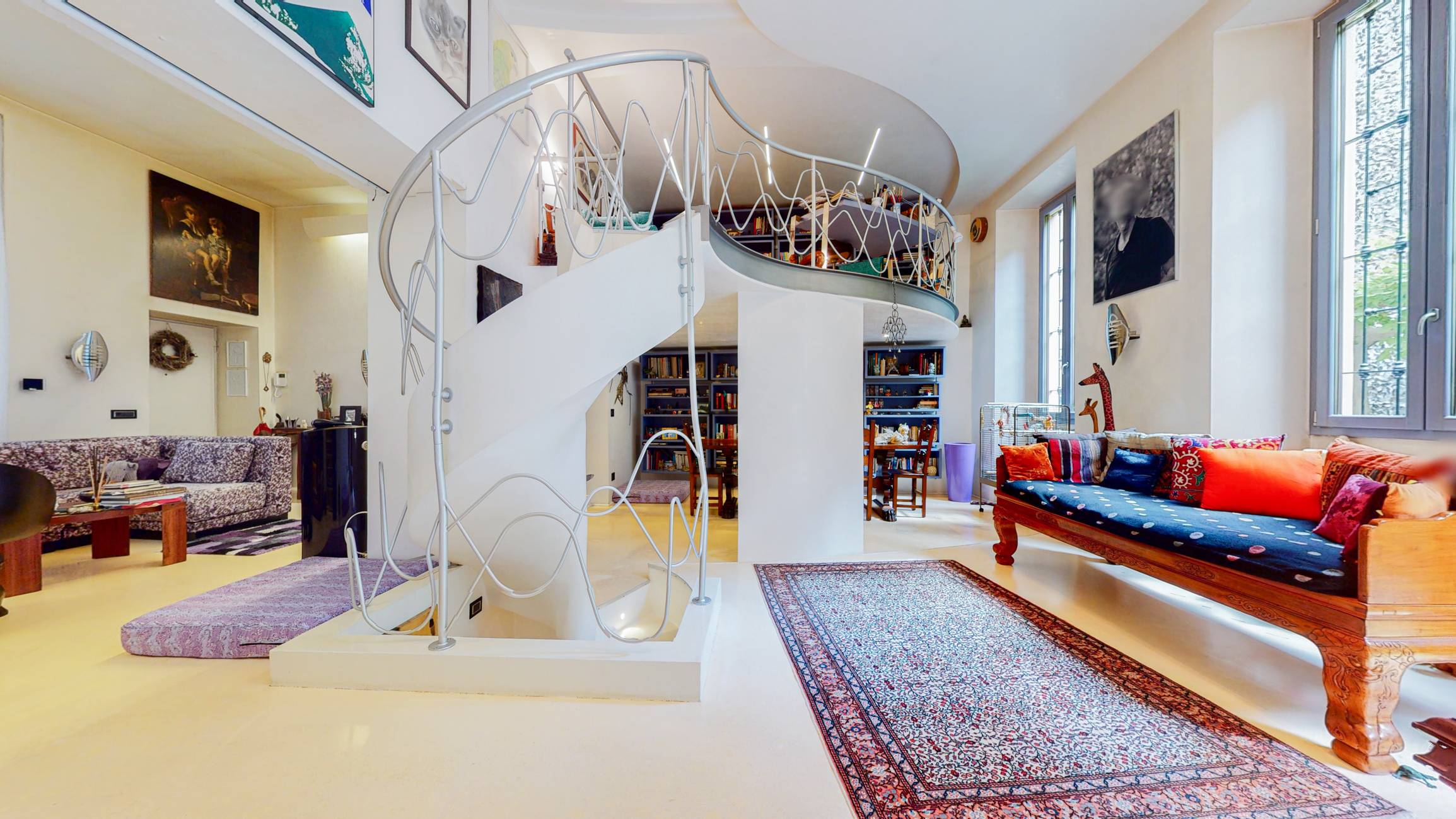 Luxury apartment in the centre of Milan with private yard