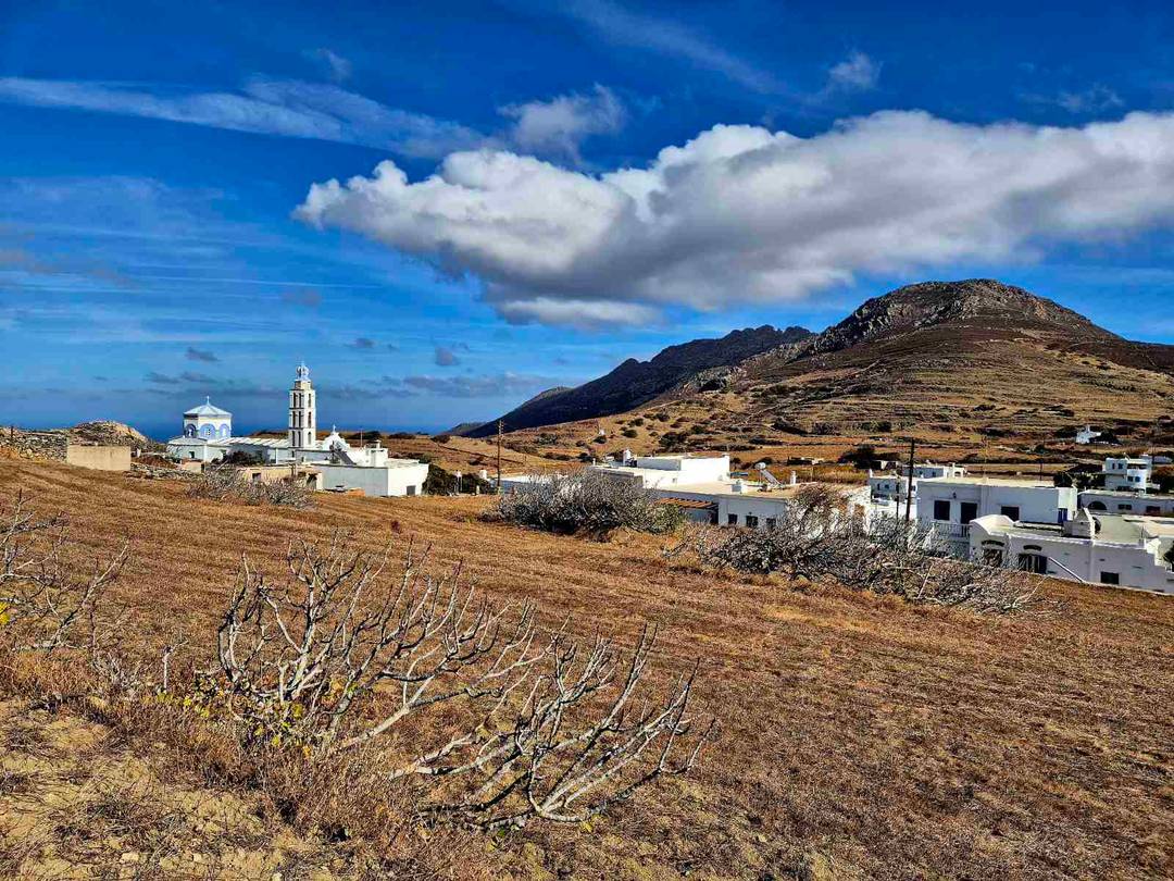 Traditional Village Plot in Myrsini, Tinos – 1,106 sq.m. with 400 sq.m. allowable building area