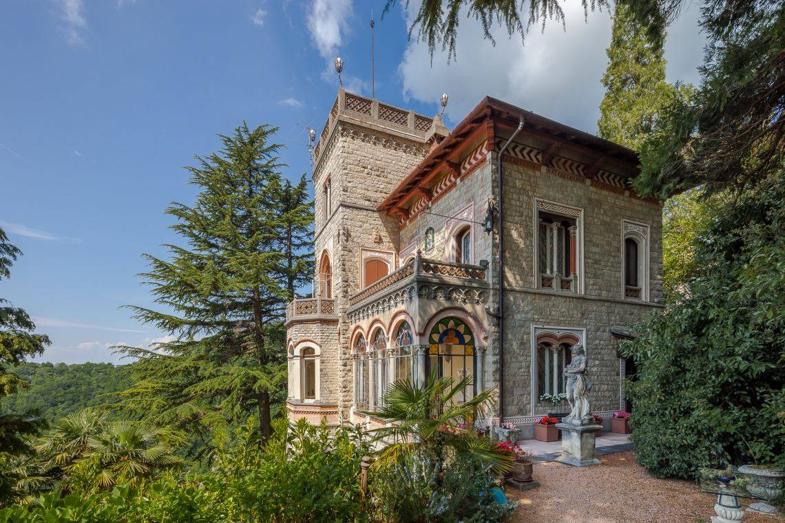 LIBERTY STYLE VILLA | LAKE VARESE