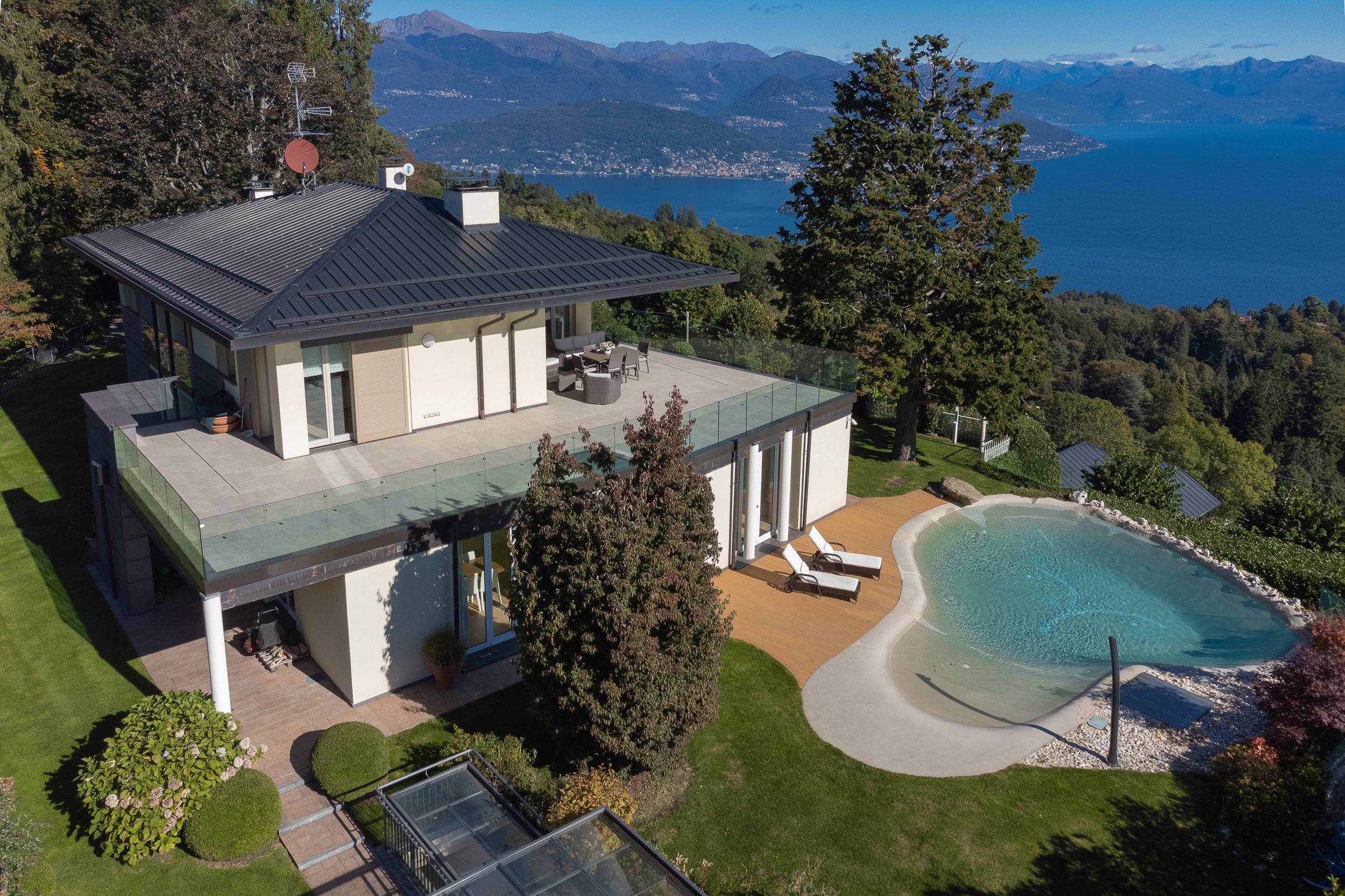 DOMINANT VILLA | LAKE MAGGIORE