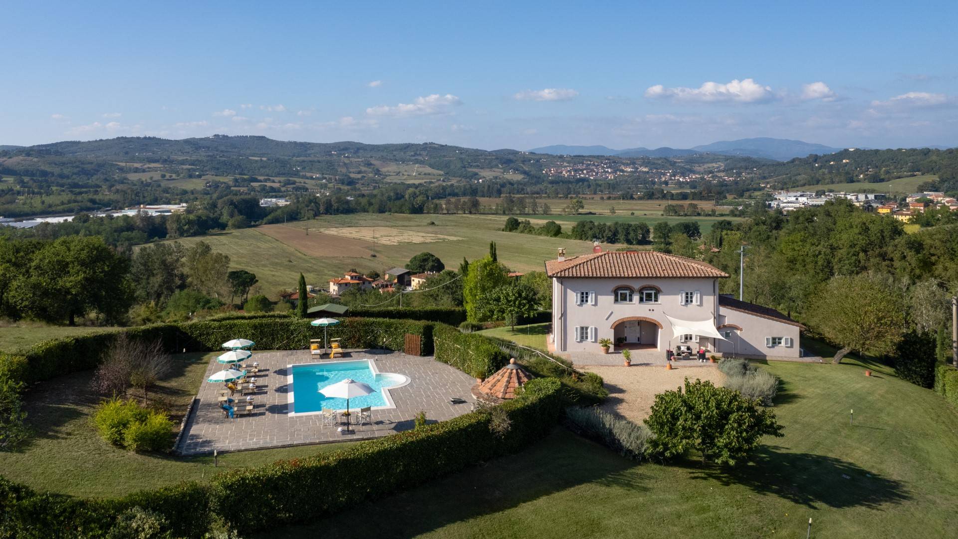 Villa Magnifico in the Tuscan Hills