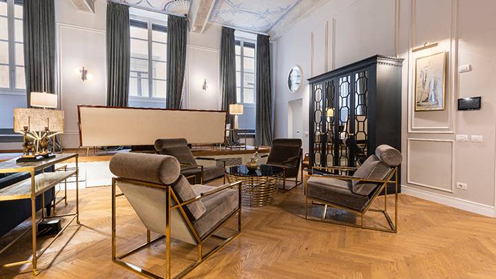 EXTRA LUXURY APARTMENT WITH FRESCOES ON THE NOBLE FLOOR IN FLORENCE