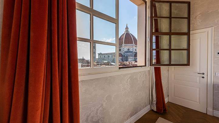 LUXURY PENTHOUSE WITH CATHEDRAL VIEW IN FLORENCE