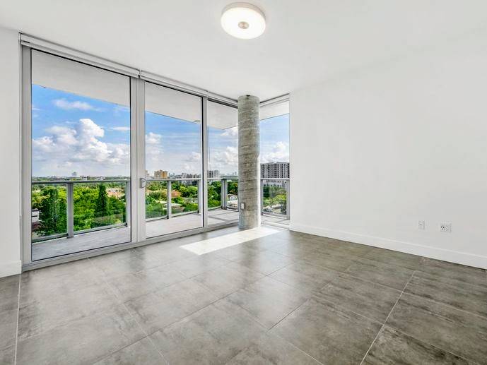 2 MONTHS FREE | SOUTH MIAMI |  1 br/1ba with Den | 672 SF