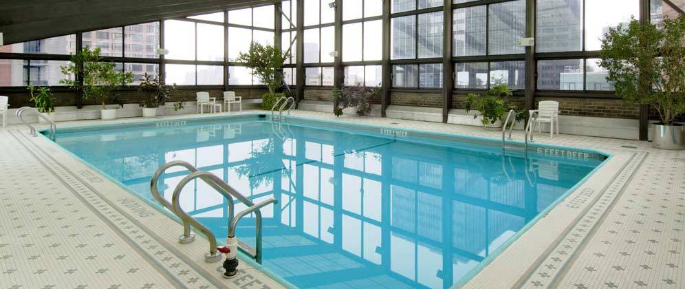 Large Bright 2BR, 2Bth Luxury Murray Hill Highrise with  Roof Pool & Sauna.  $$NO FEE$$