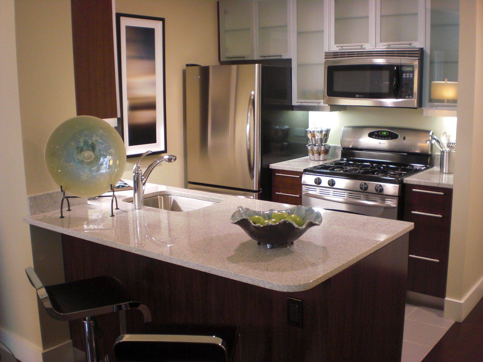 **BEAUTIFUL STUDIO IN CHELSEA FOR RENT ~ LUXURY MID-RISE ~ F/T DOORMAN ~ HEALTH CLUB ~ LOUNGE ~ ROOFTOP DECK ~ WASHER AND DRYER ~ FOUR STAR SPECIAL!!**