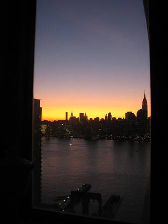 Large and Luxurious 3BR available in Long Island City!!  One subway stop from Midtown