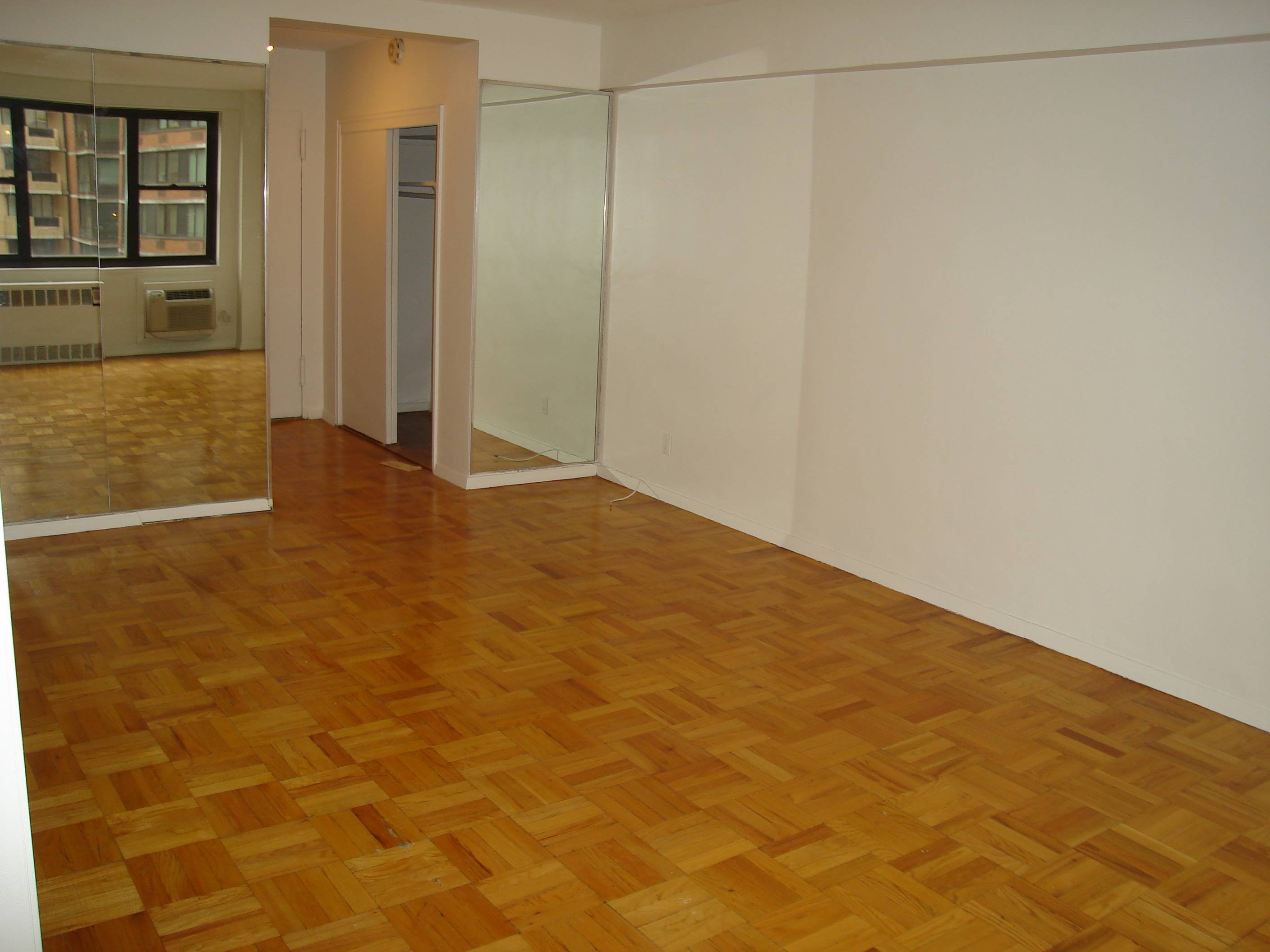 MURRAY HILL STUDIO