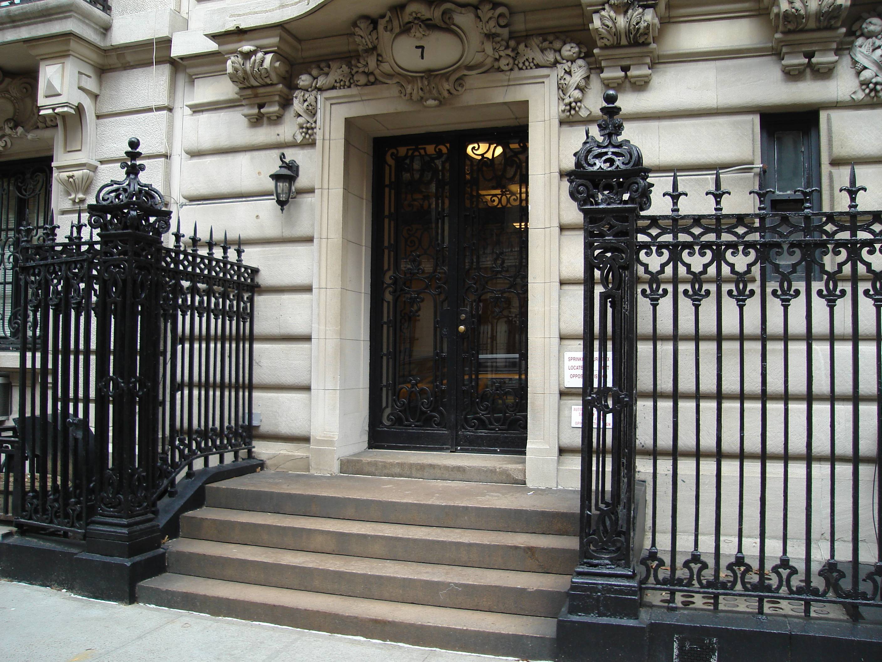 THREE BEDROOM IN UES LIMESTONE MANSION