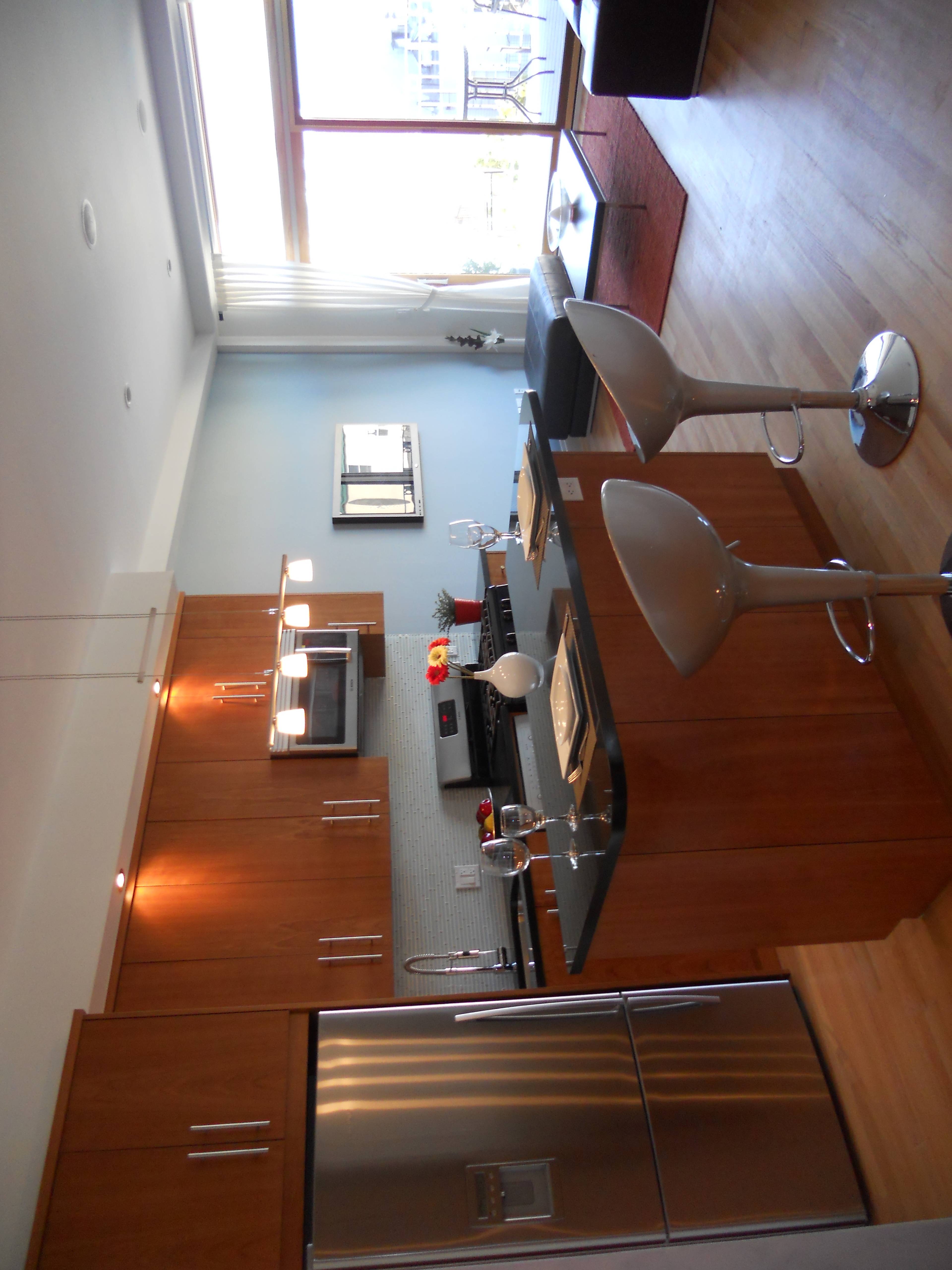 Beautiful 1 BR / 1 BA Condo
