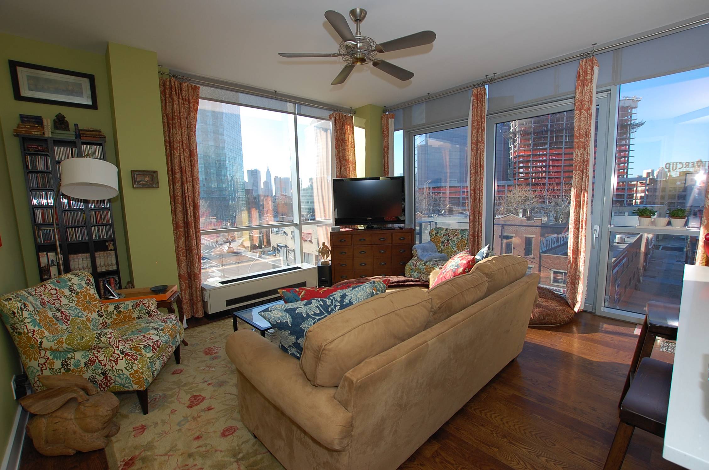 VERE CONDO  -  Corner Two Bedroom w. Panoramic Views