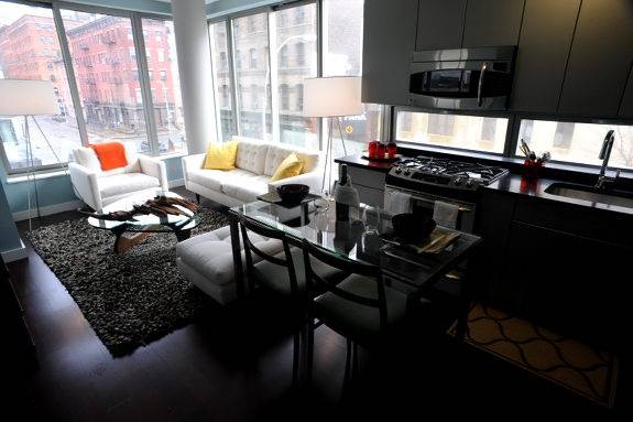 AMAZING CORNER APARTMENT WITH OVERSIZE WINDOWS!