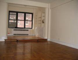 HUGE Sunny Alcove Studio in White Glove Building in Prime Midtown East