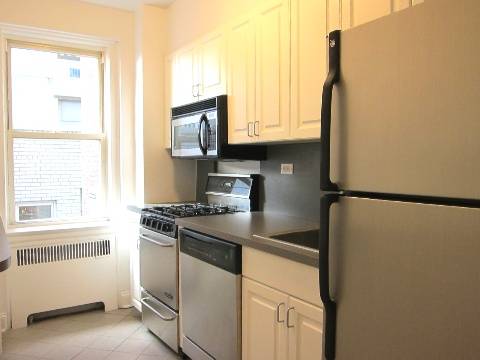 WOW! AMAZING HOME OFF MADISON AVENUE! BRIGHT ONE BEDROOM DECO BEAUTY IN D/M BLDG! PS 6! NO FEE 