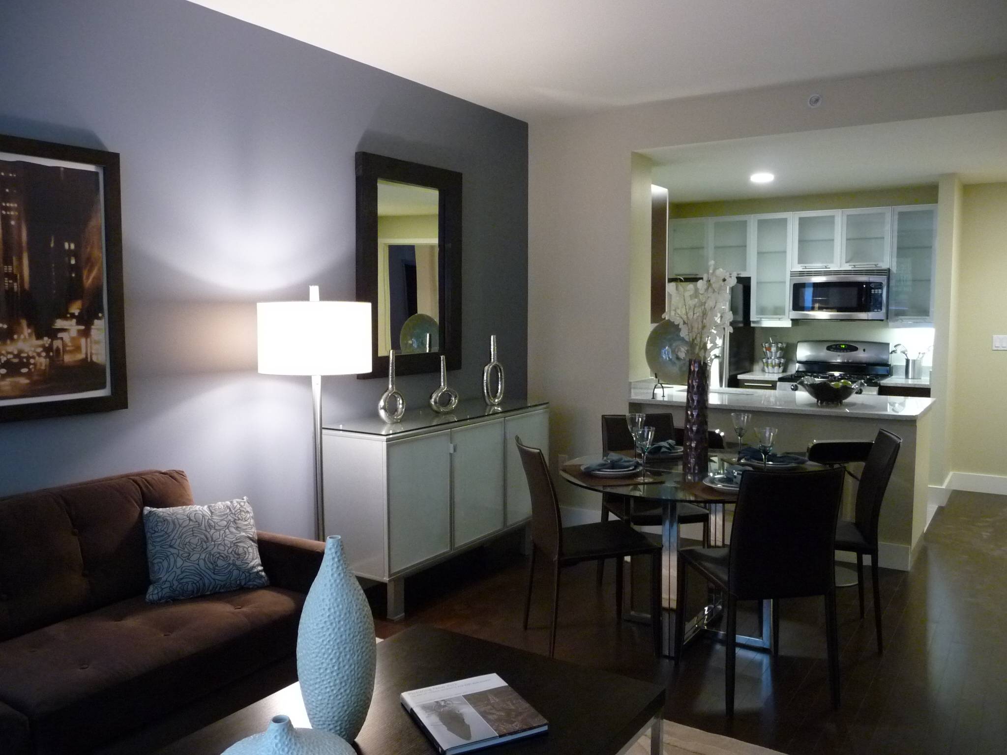 Stylish 2 Bedroom 2 Bathroom Full Service Building Private Terrace