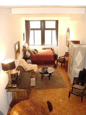 14 FOOT CEILINGS!!  LOFT SPACE IN MIDTOWN!