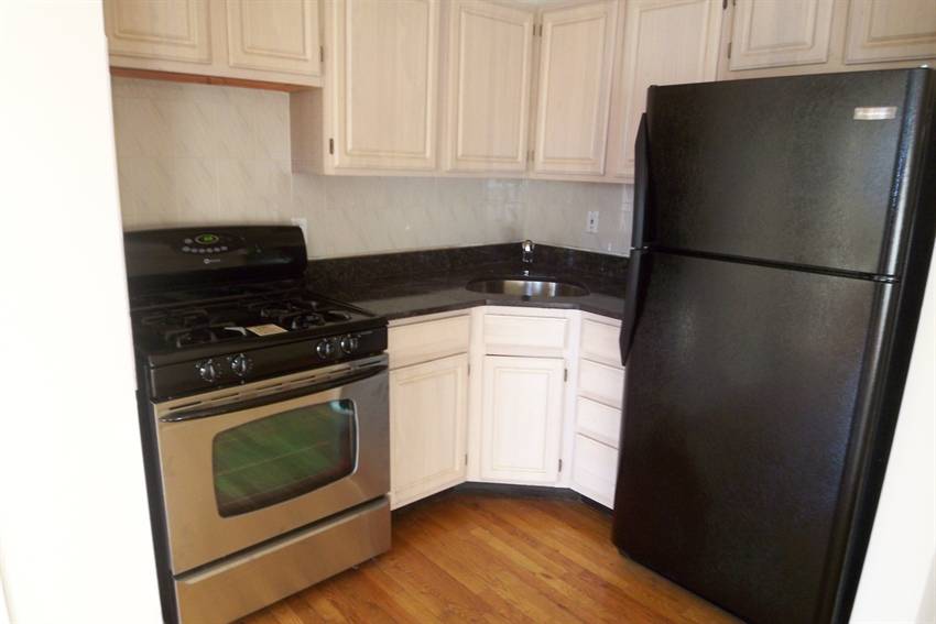 East Village 2 Bedroom with Private Balcony!!
