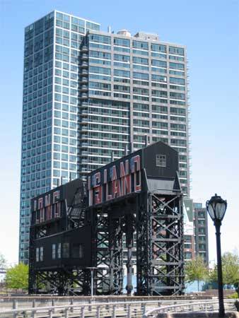 $$NO FEE$$ 1BR, 1Bath with Private NYC Views in  BRAND NEW Luxury Long Island City/Hunters Point Highrise Waterfront Bldg.  Complex